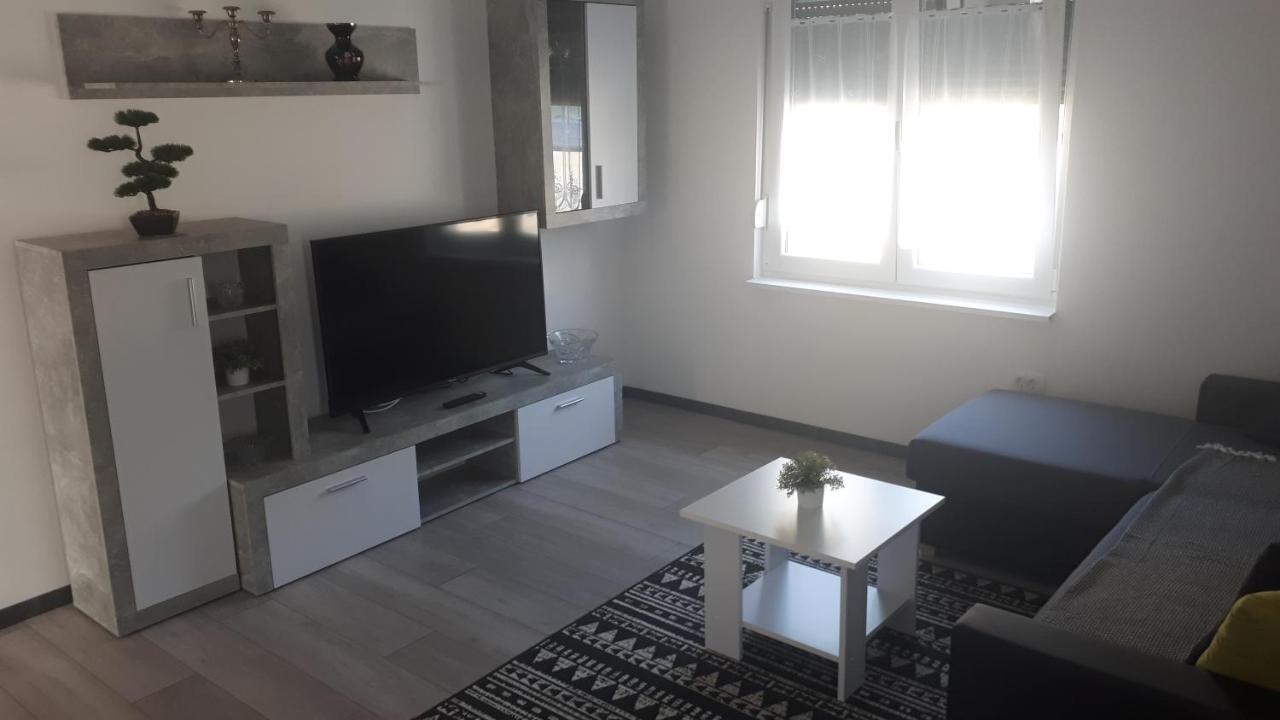 Apartments Kristina ซริกเวนิซา ภายนอก รูปภาพ