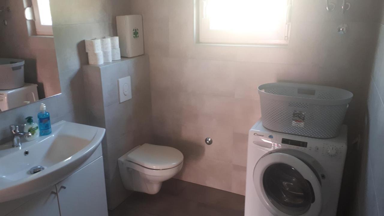 Apartments Kristina ซริกเวนิซา ภายนอก รูปภาพ