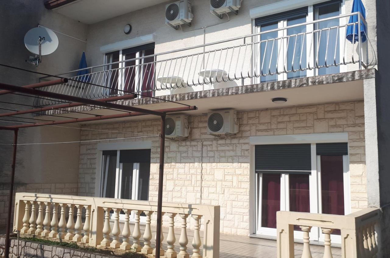 Apartments Kristina ซริกเวนิซา ภายนอก รูปภาพ